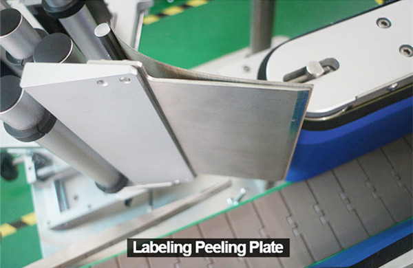 Automated sticker labelling machine for round glass bottle / PET bottle ...
